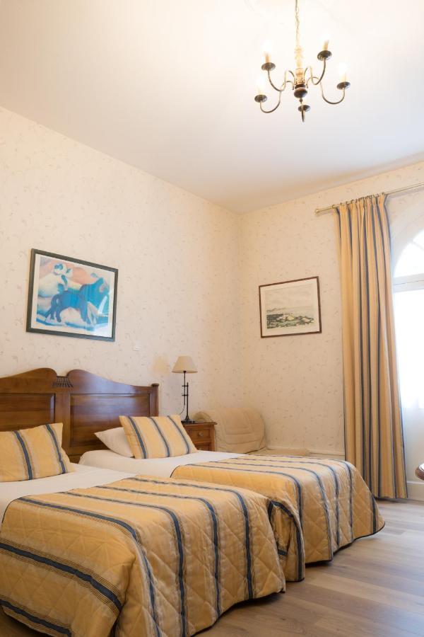 Hotel Le Plantagenet Chinon Buitenkant foto