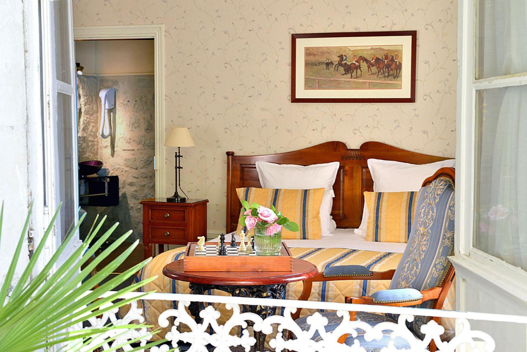 Hotel Le Plantagenet Chinon Buitenkant foto