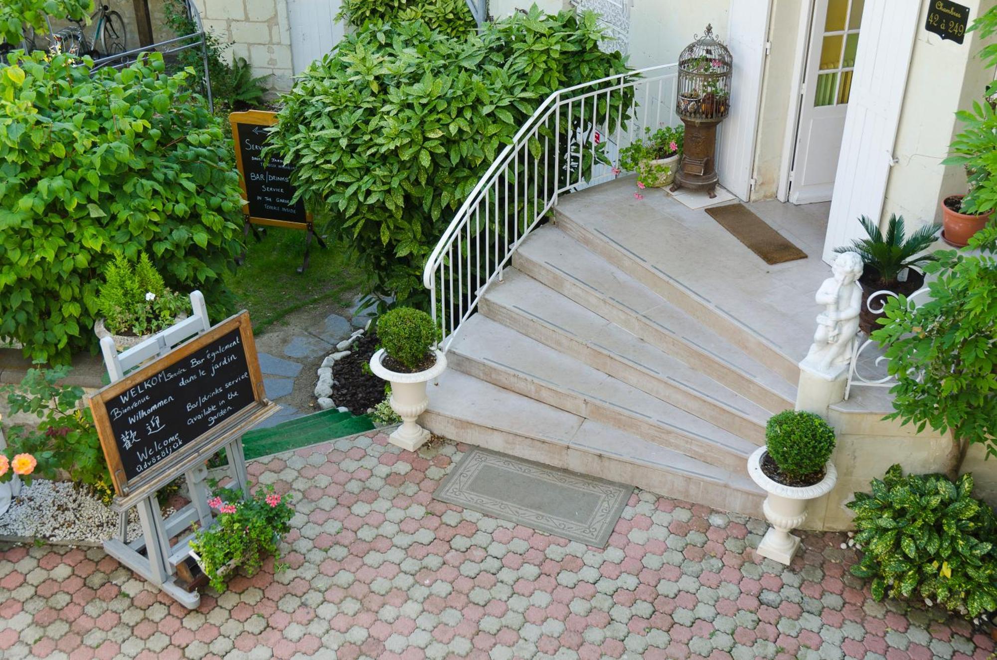 Hotel Le Plantagenet Chinon Buitenkant foto
