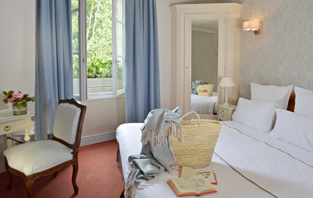 Hotel Le Plantagenet Chinon Buitenkant foto
